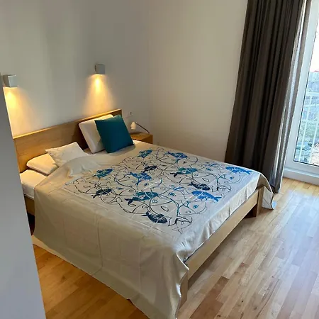 Signature - Sea View, Nearby Hospital, 90m2 Split