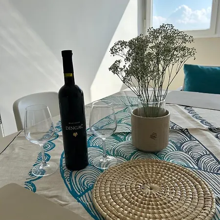Signature - Sea View, Nearby Hospital, 90m2 Appartamento