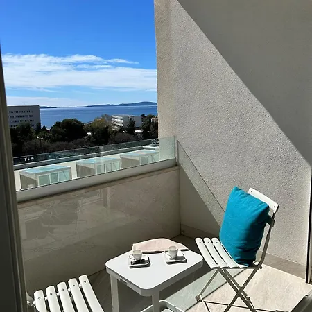 Signature - Sea View, Nearby Hospital, 90m2 Split