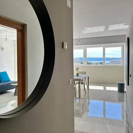 Signature - Sea View, Nearby Hospital, 90m2 Spalato