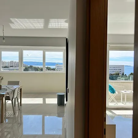 Signature - Sea View, Nearby Hospital, 90m2 Apartman