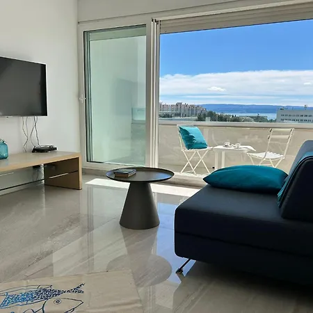 Signature - Sea View, Nearby Hospital, 90m2 Appartamento *