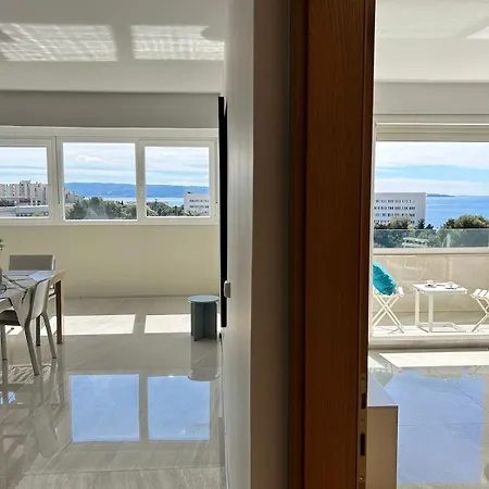 Signature - Sea View, Nearby Hospital, 90m2 Split
