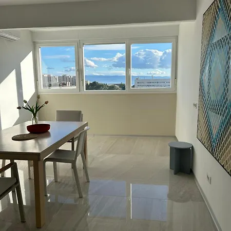 Signature - Sea View, Nearby Hospital, 90m2 Apartman