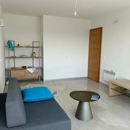 Signature - Sea View, Nearby Hospital, 90m2 Apartman