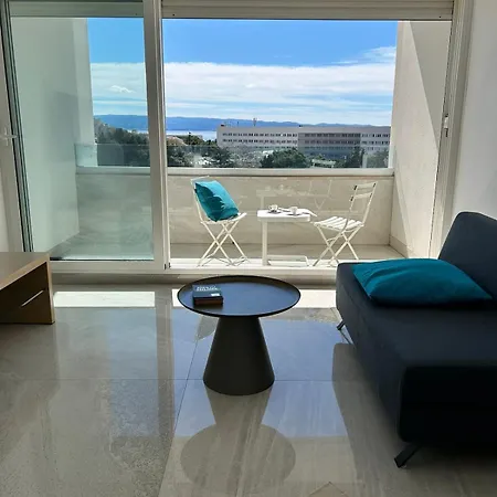 Signature - Sea View, Nearby Hospital, 90m2 *