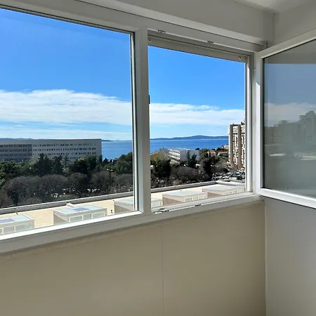Signature - Sea View, Nearby Hospital, 90m2 Apartman