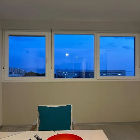 Signature - Sea View, Nearby Hospital, 90m2 Apartman